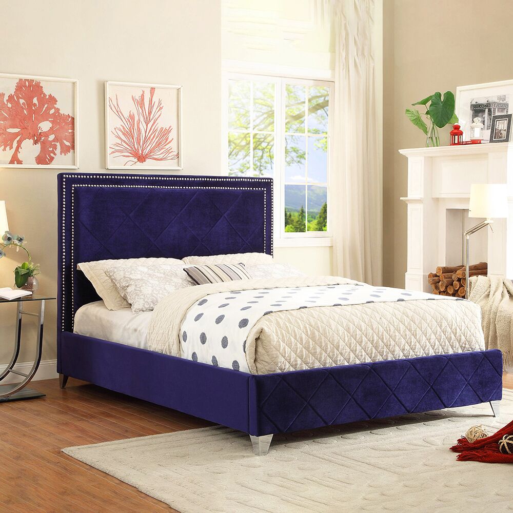 Fatima Velvet Upholstered Platform Bed