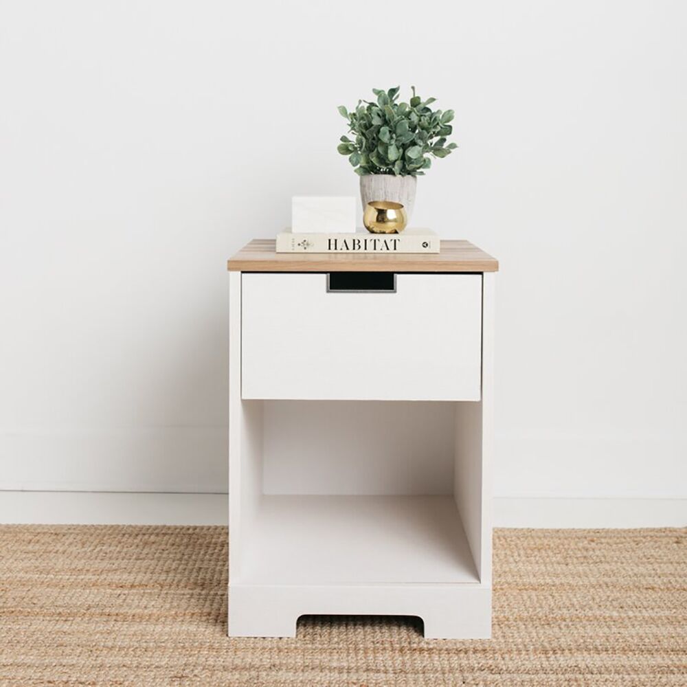 Fenley 1 – Drawer Nightstand